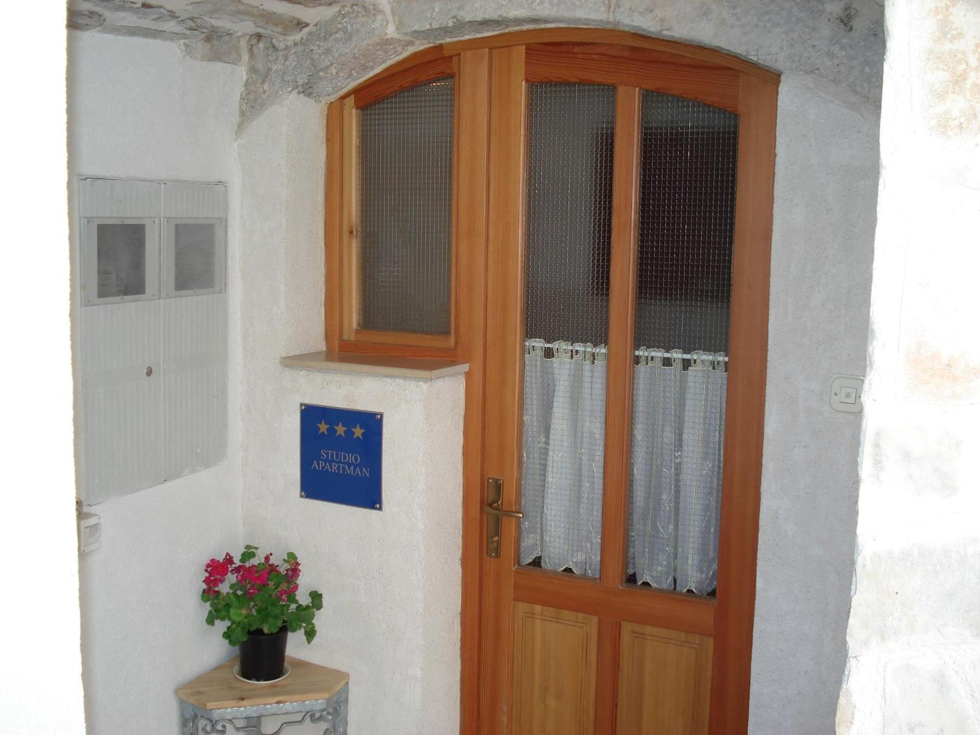 Rooms And Apartments Emily Split Exterior foto